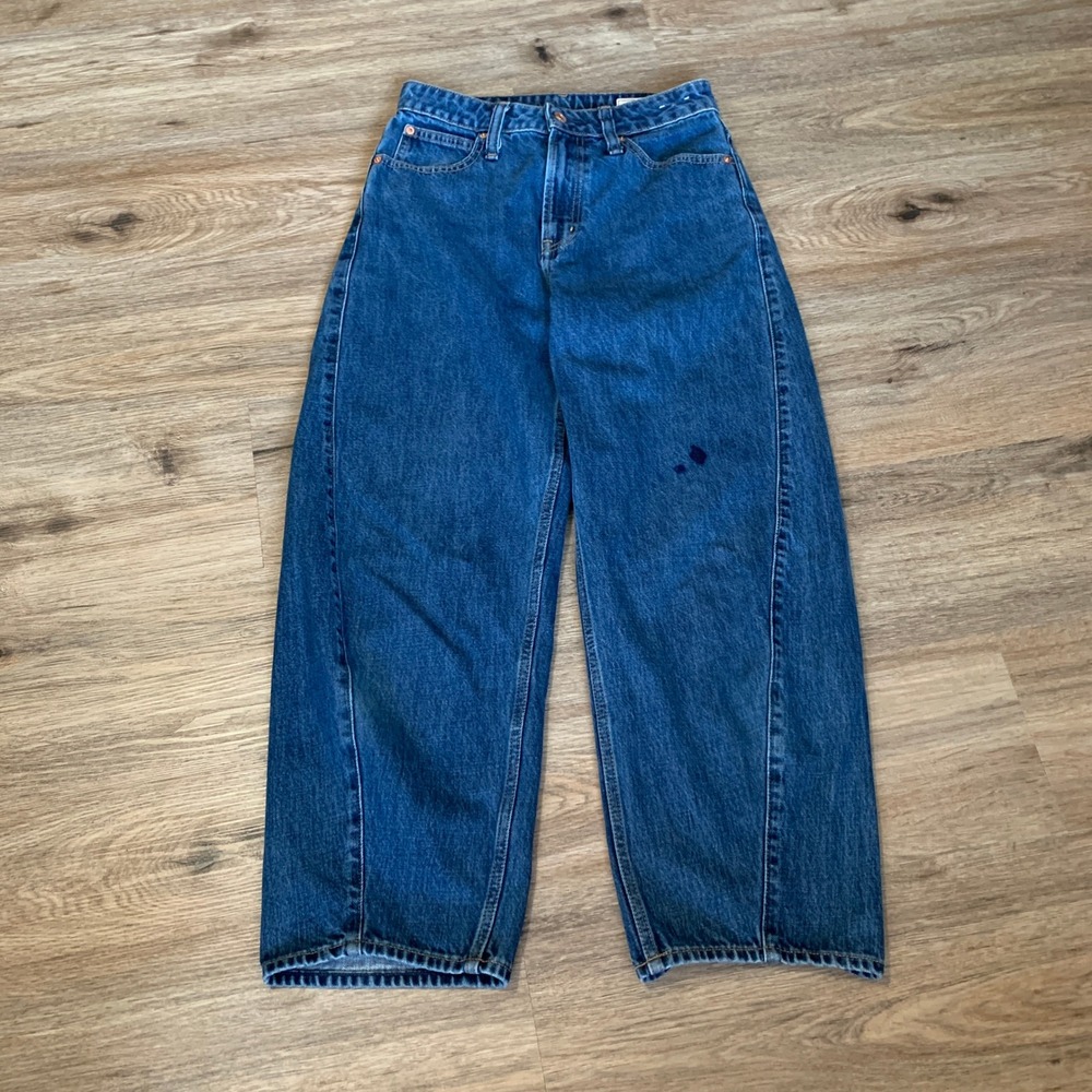 Gap Curvy Barrel High Rise Jeans 27 4P Blue Denim Curved Leg Seam Detail